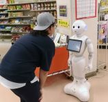 実店鋪におけるソーシャルロボットのデモンストレーション
